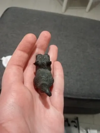 Statuetta gattino di lava