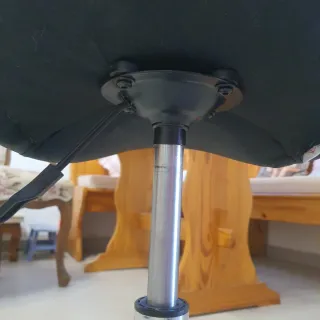 Taburete de oficina con ruedas