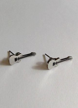 Pendientes de guitarra eléctrica