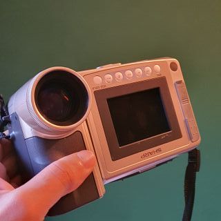 Cámara Sharp VL-E630S Plata (NO PROBADA)