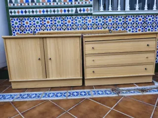 Cómoda de 4 cajones de madera