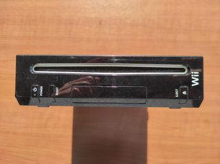 NINTENDO WII NERA CON 2 WIIMOTE + NUNCHUK + BASE