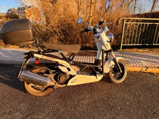 Daelim B-bone 125cc Scooter Automática