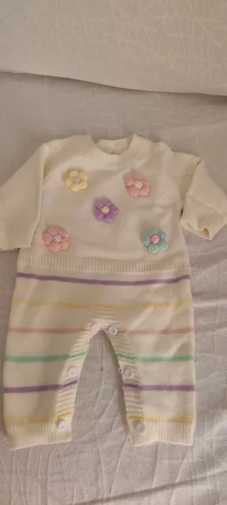 Peleles para bebé con flores