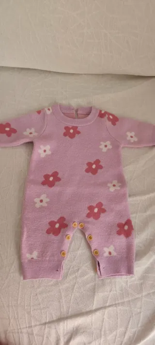 Peleles para bebé con flores