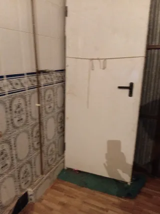 Puerta blanca interior