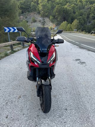 Honda X-ADV 2024 garantia oficial solo 8000km