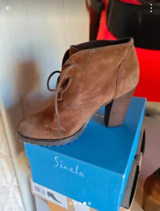 Botín tacón ante marrón Sinela