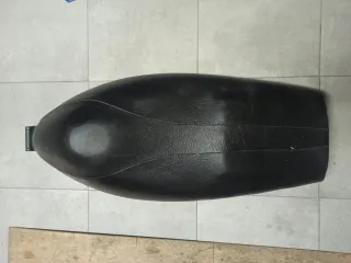 Asiento Aprilia Area 51