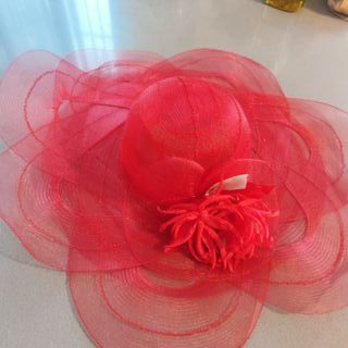 Cappello a tesa larga rosso