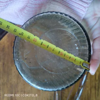 Jarrón de cristal verde acanalado