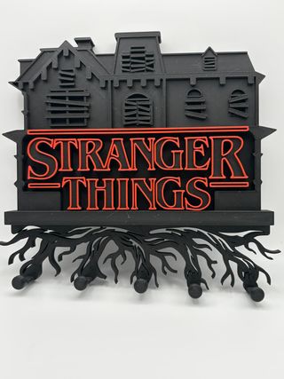 Colgador llaves Stranger Things casa y raíces