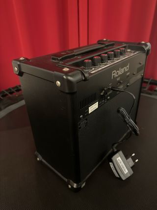 Amplificador Roland CUBE 10GX sin adaptador