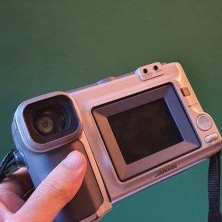 Sharp VL-H770S Cámara Digital Plata (SIN PROBAR)