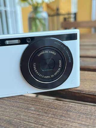 Cámara digital Panasonic Lumix DMC-XS1