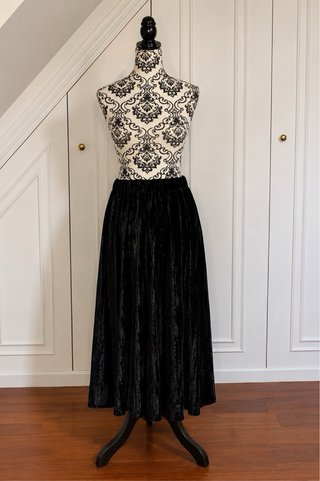 Falda midi terciopelo negro La Fée Maraboutée