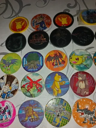 Tazos Digimon y Pokémon