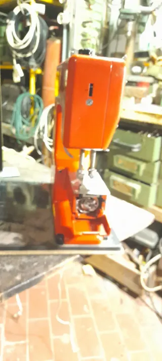 Macchina da cucire Salmoiraghi 44