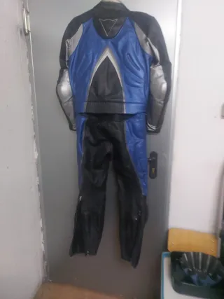 Mono Dainese Moto Negro/Azul dos piezas. Deportivo