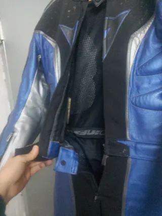 Mono Dainese Moto Negro/Azul dos piezas. Deportivo