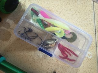 2 canne da pesca 1,80m + mulinelli e esche
