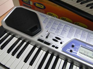 TECLADO ELECTRICO SEMINUEVO (179910)