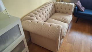 Sofá Chester tapizado cuadros beige
