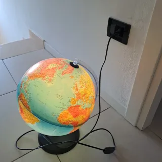 Lampada mappamondo luminosa