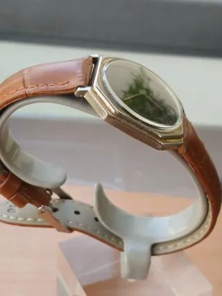 Reloj Mortima Mecánico Octogonal Dorado