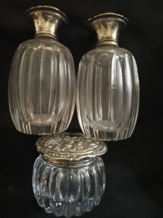 Juego tocador cristal y alpaca años 50