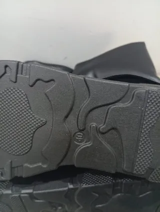 Botas plataforma negras con capa T40