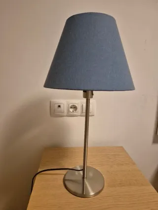 2 Lámparas de mesa IKEA azul y plateada