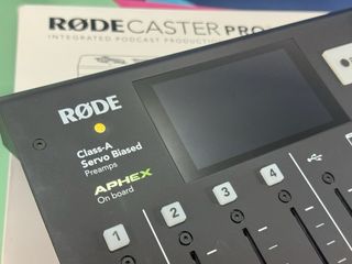 Rode Rodecaster Pro Mesa Mezclas Podcast