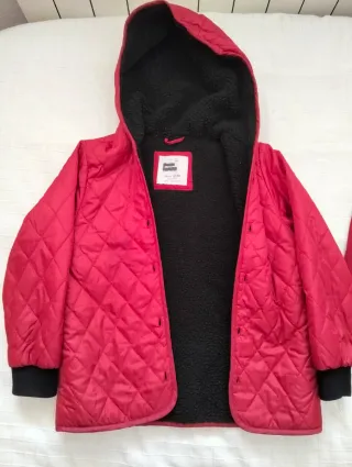 Cazadora niño 8 años roja con capucha