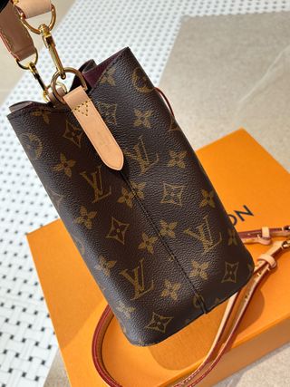 Bolso Louis Vuitton Monogram Marrón y Rojo