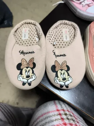 Zapatos niña todo 7 €