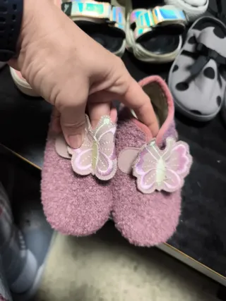 Zapatos niña todo 7 €