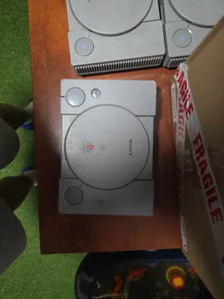 Lote 5 Consolas PlayStation 1 Blancas