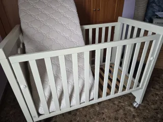 Cuna Micuna + colchón (120x60) con luz LED