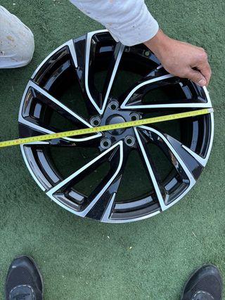 Llantas de aleación negras y plateadas por 4 €500