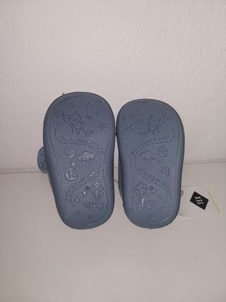 Zapatillas bebé elefante azul