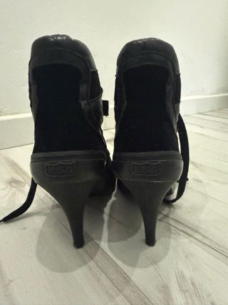 Botines de tacón negros