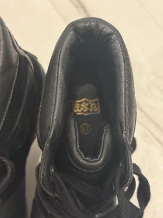 Botines de tacón negros