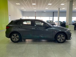 BMW Serie 1 118i 1.5i 136CV Gris oscuro