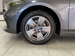 BMW Serie 1 118i 1.5i 136CV Gris oscuro