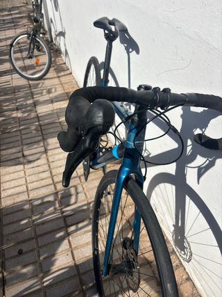 Bicicleta de carretera Felt con disco