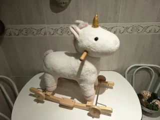 Balancín unicornio infantil blanco