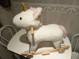 Balancín unicornio infantil blanco