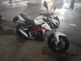 Macbor Shifter 125cc Blanca y Roja