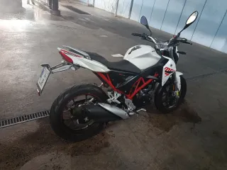 Macbor Shifter 125cc Blanca y Roja